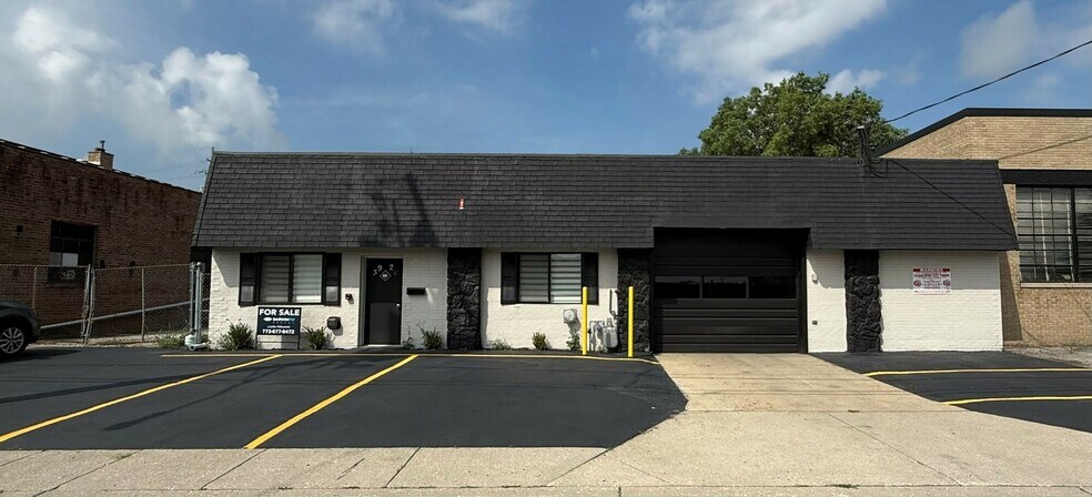 Primary Photo Of 3920 Wesley Ter, Schiller Park Industrial For Sale