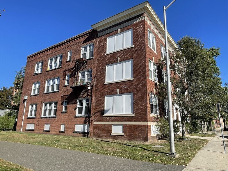 More Photos Of 329 Beech St, Holyoke Apartments For Sale