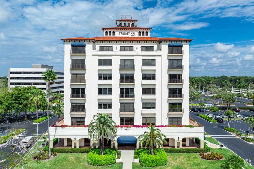 More Photos Of 801 Laurel Oak Dr, Naples Office For Lease