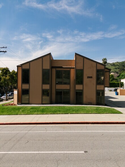 More Photos Of 2505 Canada Blvd, Glendale Office For Lease