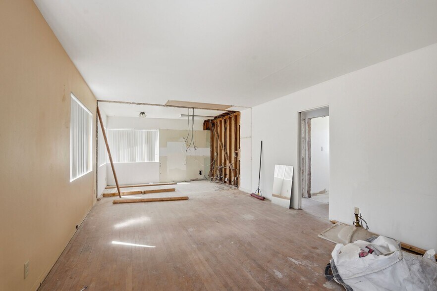 More Photos Of 428-438 Rosemont St, La Jolla Apartments For Sale