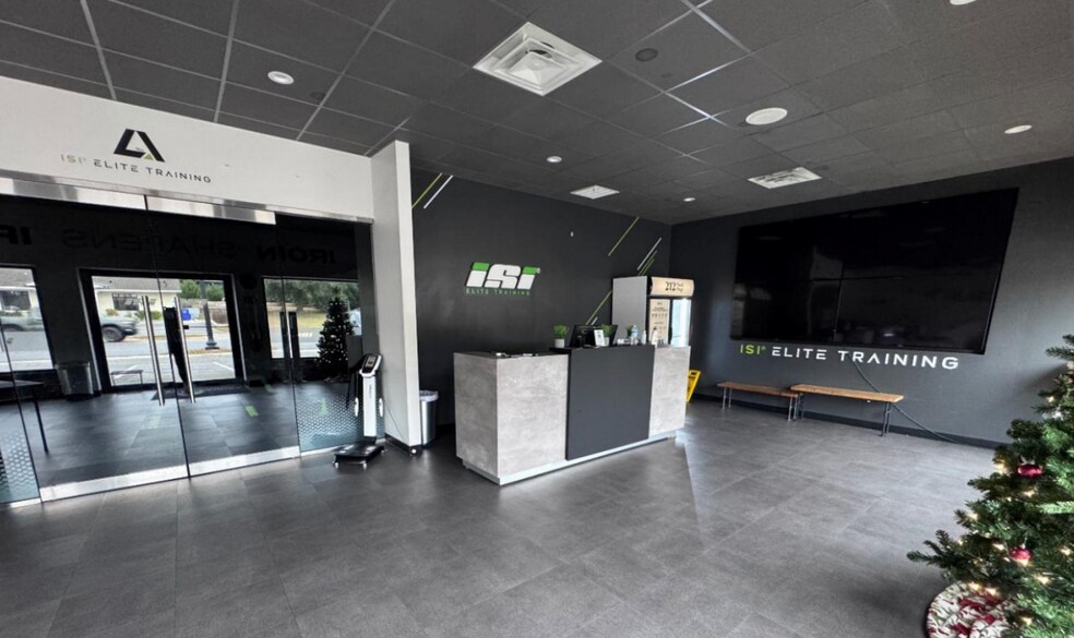 More Photos Of 1315 4th Ave, Conway Freestanding For Lease