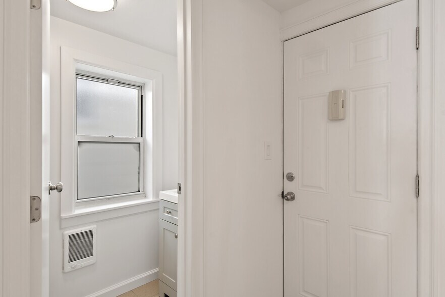 More Photos Of 811 Courtlandt Ave, Bronx Apartments For Sale