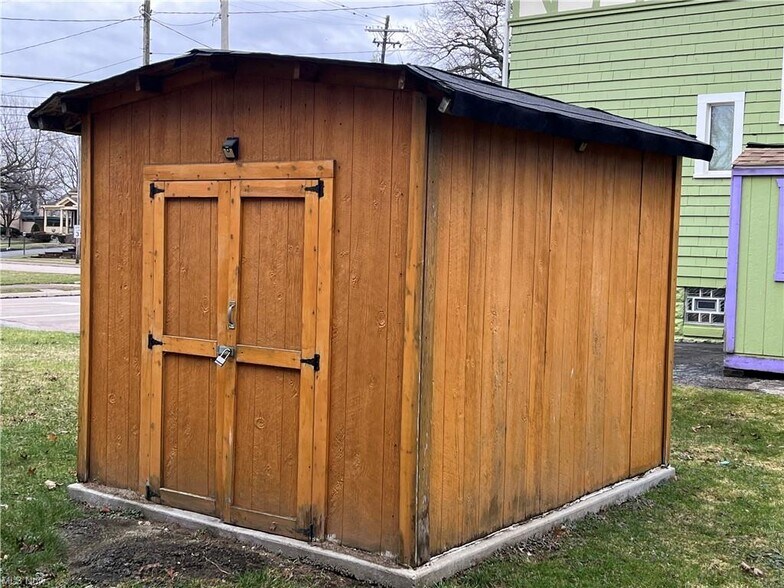 More Photos Of 4125 Station Ave, Ashtabula Shelter For Sale