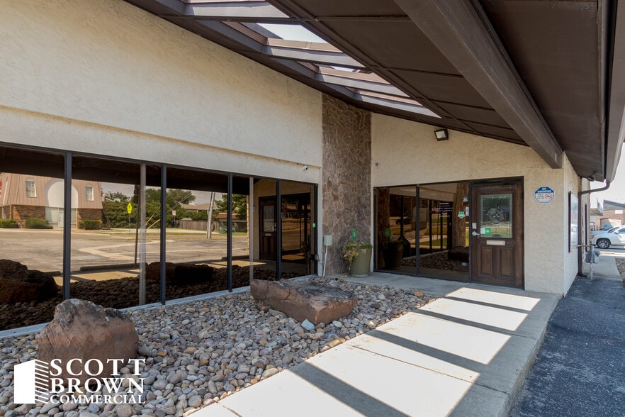 More Photos Of 638 Londonderry Ln, Denton Medical For Sale