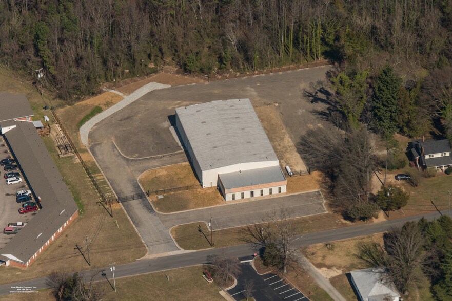 More Photos Of 2540 Norcliff Rd, Richmond Manufacturing For Lease
