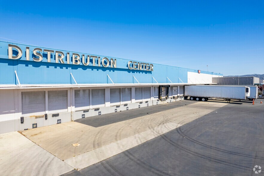 More Photos Of 211-213 W Cutting Blvd, Richmond Warehouse For Lease