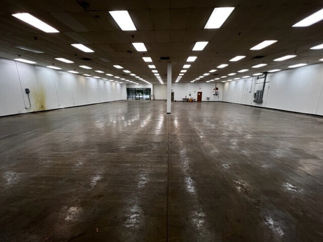 More Photos Of 351 Thornton Rd, Lithia Springs Light Distribution For Lease