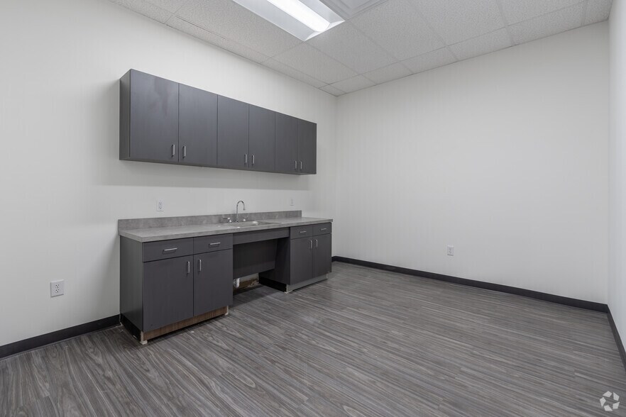 More Photos Of 756 Port America Pl, Grapevine Unknown For Lease