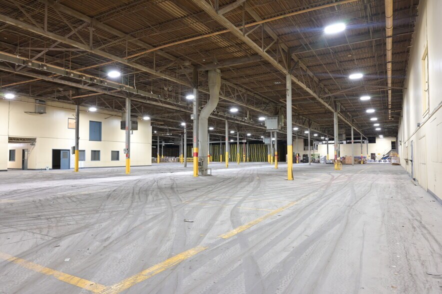 More Photos Of 835 Washington St, Saint Marys Manufacturing For Lease