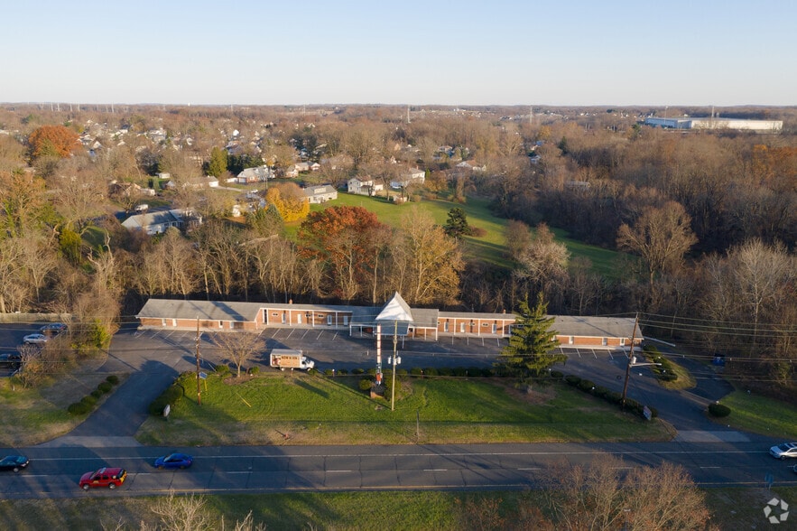 More Photos Of 1043 US Highway 206, Bordentown Hotel For Sale
