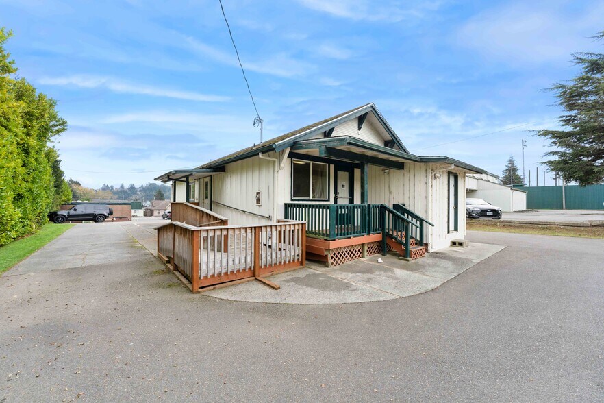 More Photos Of 2184 Broadway Ave, North Bend Office For Sale