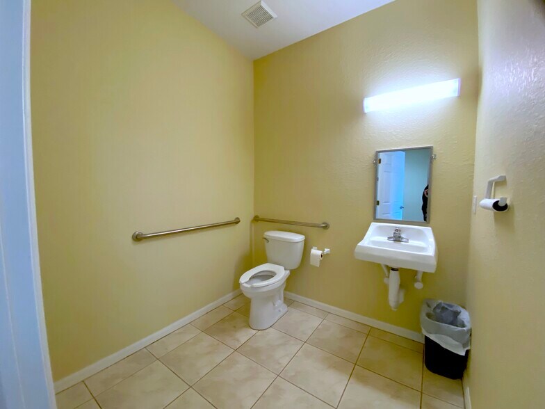 More Photos Of 700-706 State Road 60 E, Lake Wales Medical For Lease