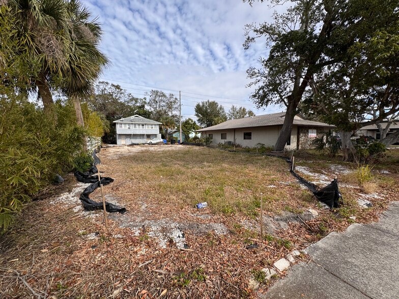 Primary Photo Of 4615 Central Ave, Saint Petersburg Land For Sale