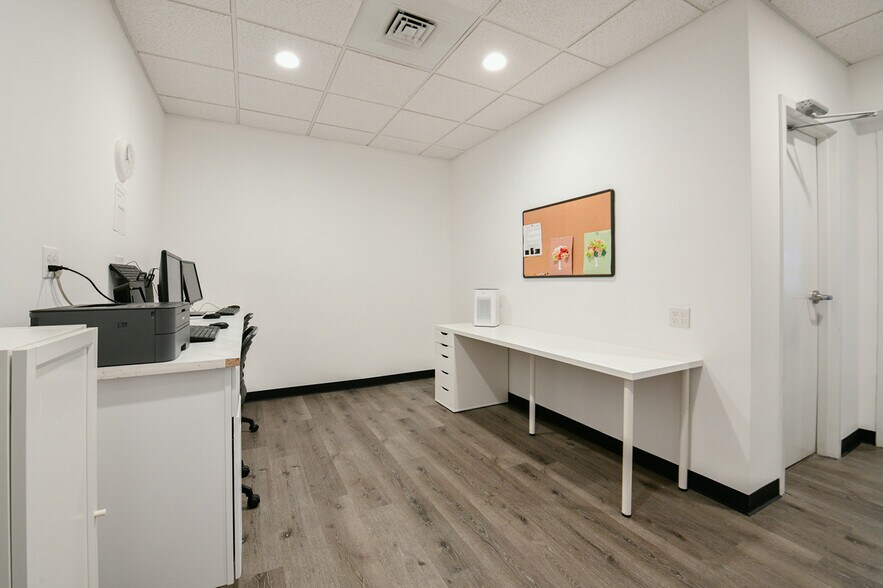 More Photos Of 570-572 Boston Post Rd, Milford Storefront Retail Office For Sale