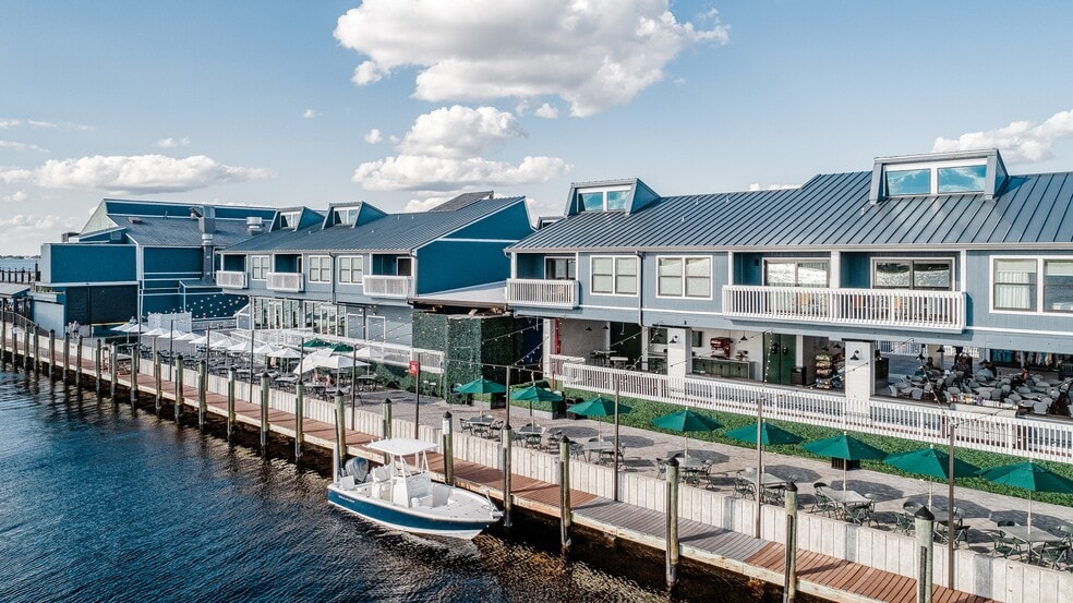 More Photos Of 1200 W Retta Esplanade, Punta Gorda Hotel For Sale