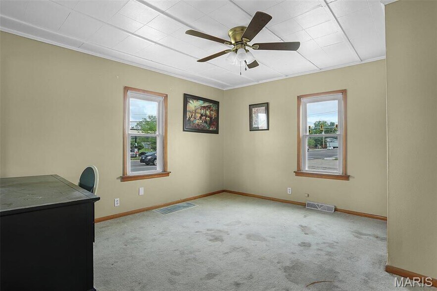 More Photos Of 2112 S Center St, Maryville Restaurant For Sale