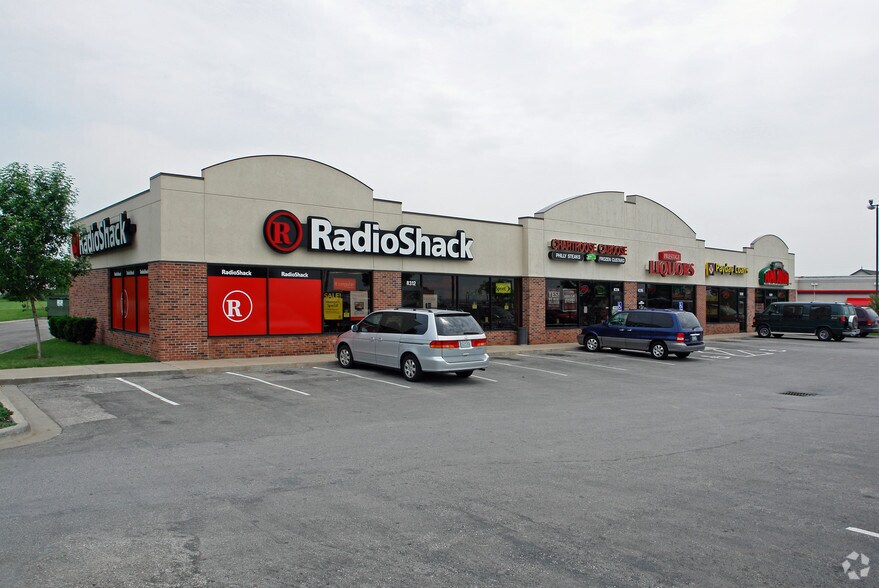 More Photos Of 8312-8320 E 171st St, Belton Storefront For Sale