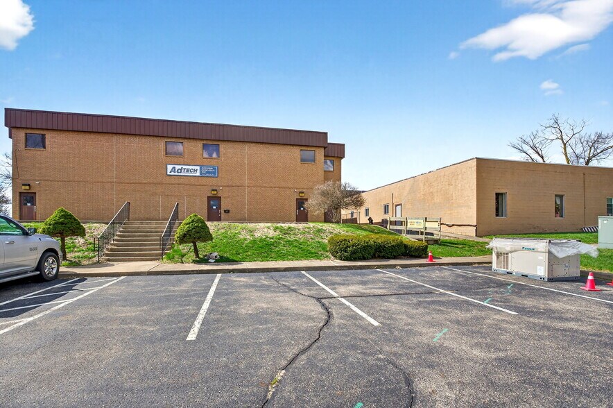 More Photos Of 1340-1350 N Fairfield Rd, Dayton Office For Sale