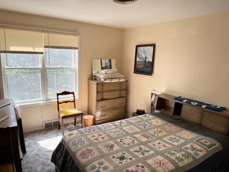 More Photos Of , McCook Unknown For Sale