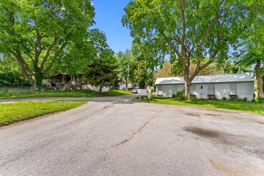 More Photos Of 4105 Nobis Dr, Davenport Manufactured Housing Mobile Home Park For Sale