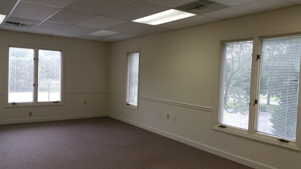 More Photos Of 1524 Merrimac Trl, Williamsburg Office For Sale