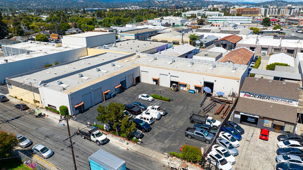 Primary Photo Of 831 Sweeney Ave, Redwood City Warehouse For Sale