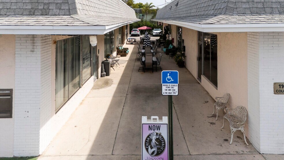 More Photos Of 1100 Colonnades Dr, Fort Pierce Storefront For Lease