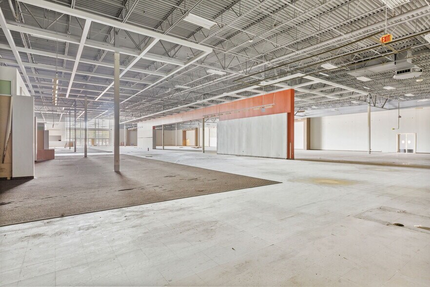 More Photos Of 12625 N Interstate 35, Austin Freestanding For Sale