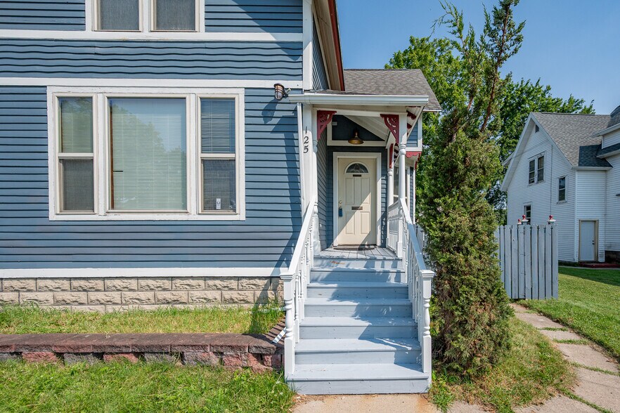 More Photos Of 125 S Quincy St, Green Bay Office For Sale
