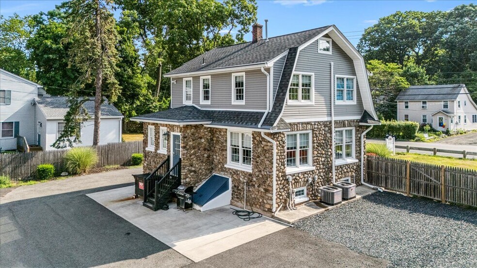 More Photos Of 363 S Middletown Rd, Nanuet Flex For Sale