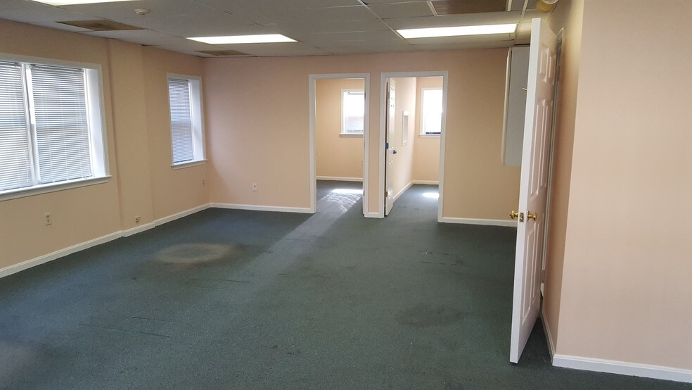 More Photos Of 9520 Marlboro Pike, Upper Marlboro Office For Sale