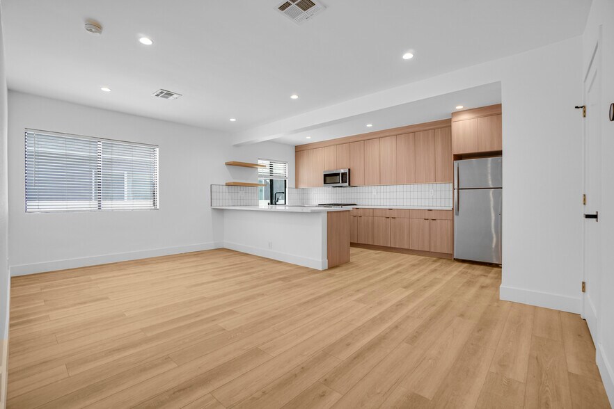 More Photos Of 12527 Cranbrook Ave, Hawthorne Apartments For Sale