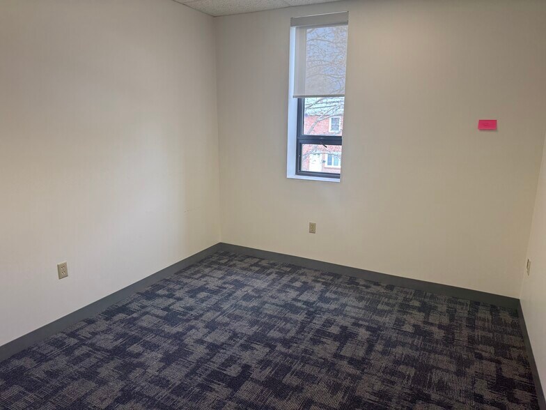 More Photos Of 110 Winn St, Woburn Office For Lease