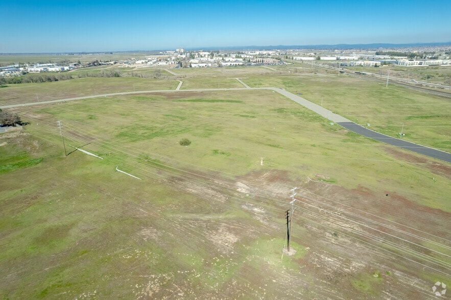 More Photos Of Winding Creek Rd @ Foothills Blvd, Roseville Unknown For Lease