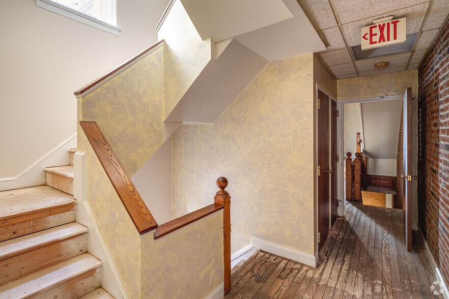 More Photos Of 471-473 H St NW, Washington Office Residential For Sale