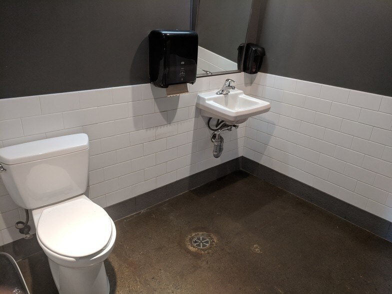 More Photos Of 683 10th St SW, Calgary Apartments For Sale