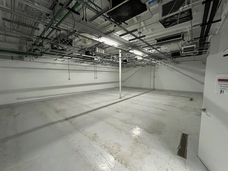 More Photos Of 153 Vallejo St, Denver Warehouse For Sale