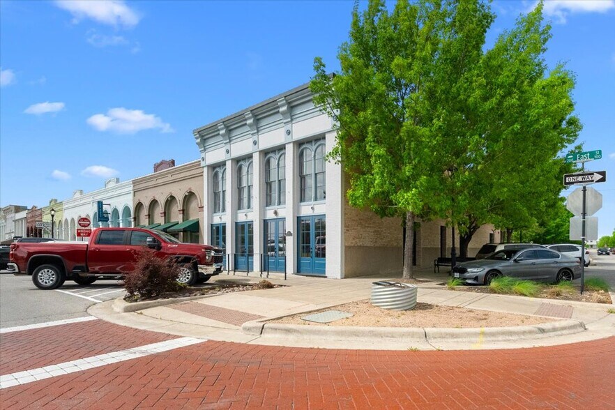 More Photos Of 117 East St, Hutto Loft Creative Space For Sale