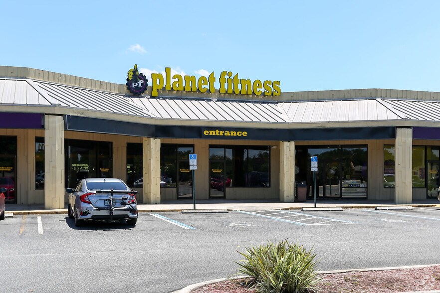 More Photos Of 6060 Fort Caroline Rd, Jacksonville Storefront For Lease