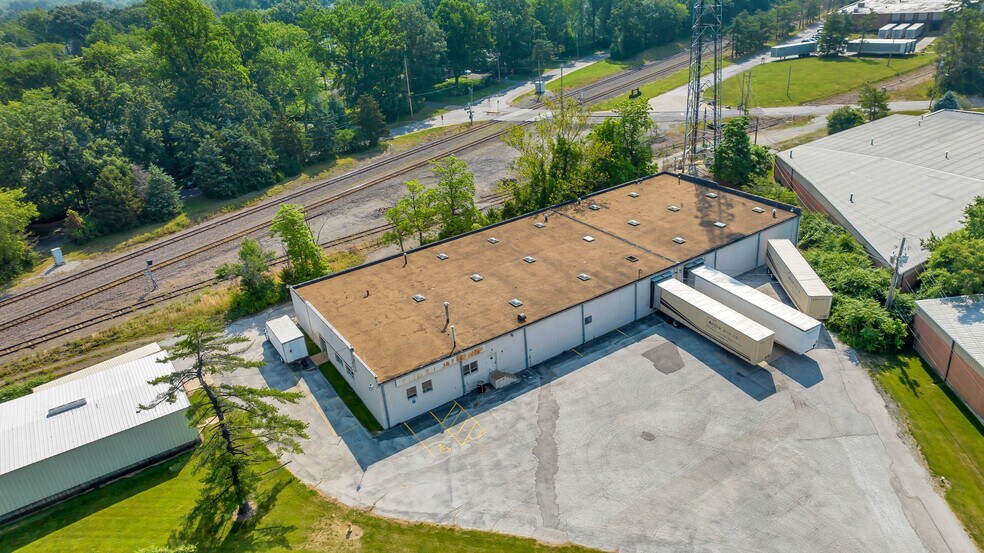 More Photos Of 333 Sante Ave, Kirkwood Warehouse For Lease