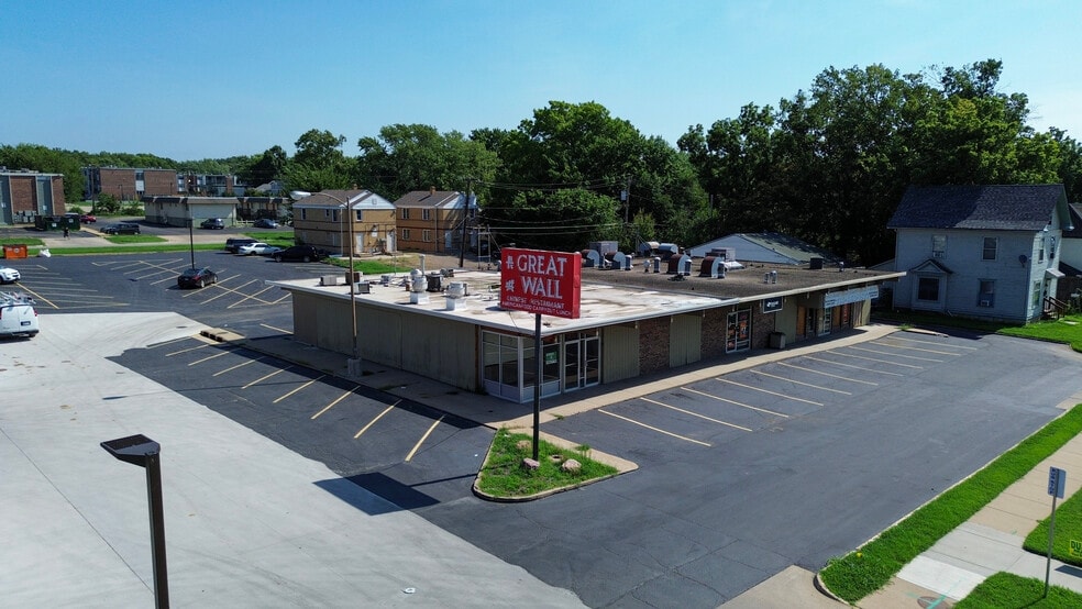 More Photos Of 1328-1336 SW 17th St, Topeka General Retail For Sale