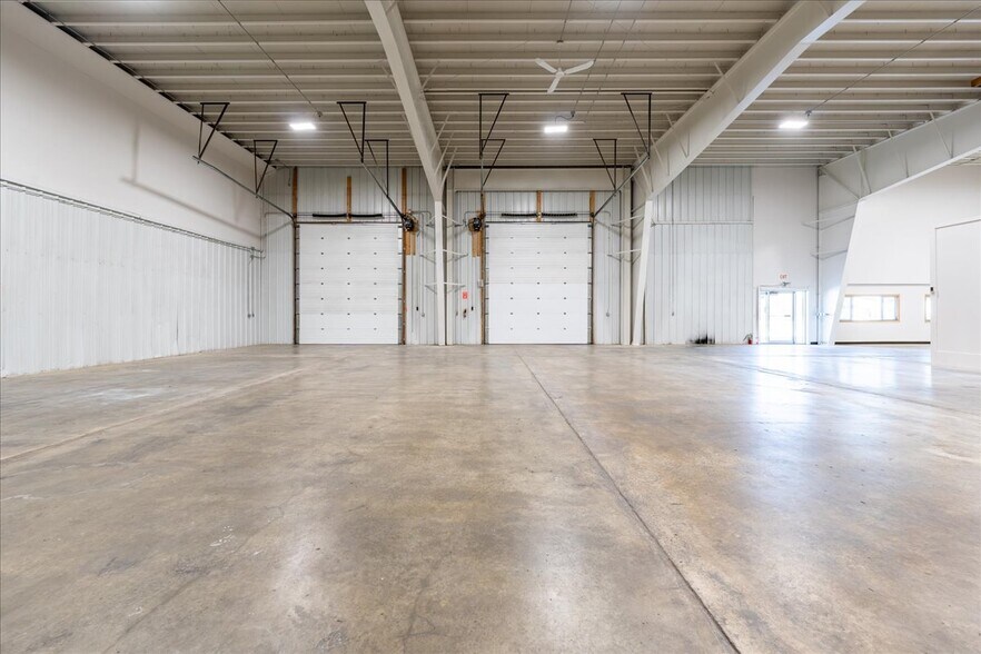 More Photos Of 2151 Van Horn Rd, Fairbanks Warehouse For Lease