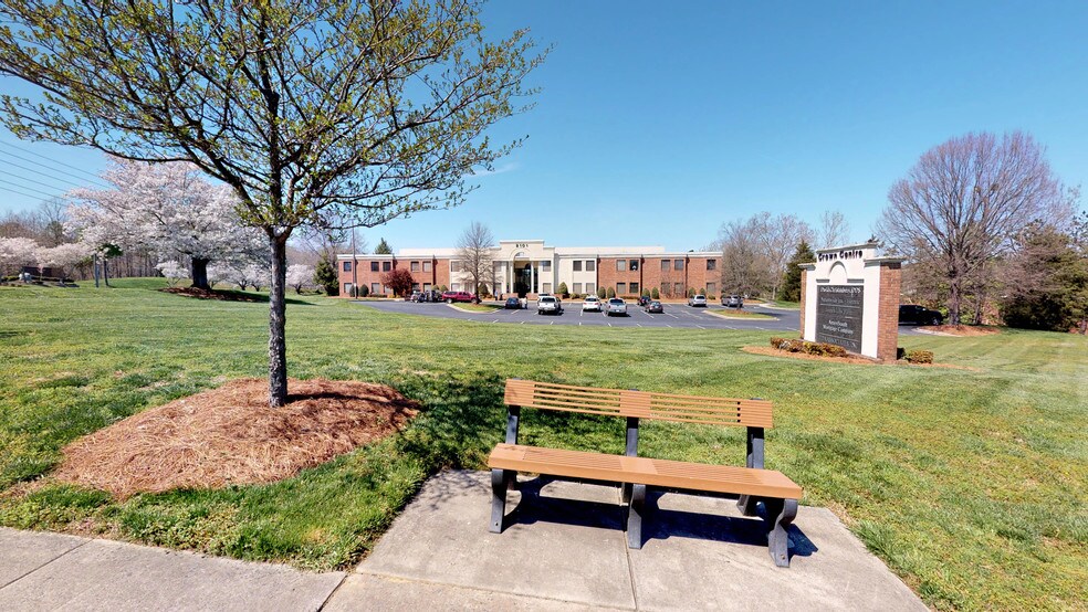 More Photos Of 2101 N Sardis Rd, Charlotte Office For Lease