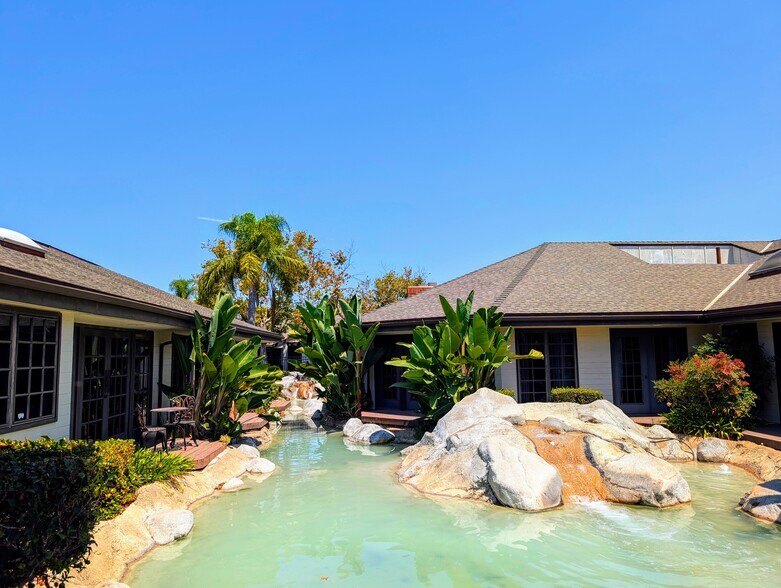 More Photos Of 3151 Airway Ave, Costa Mesa Office For Lease