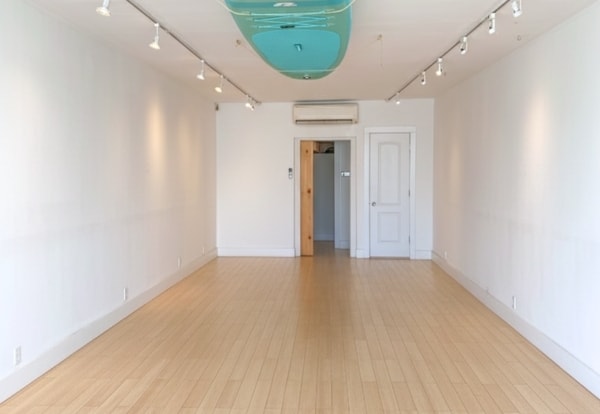 More Photos Of 79 Jobs Ln, Southampton Storefront For Lease