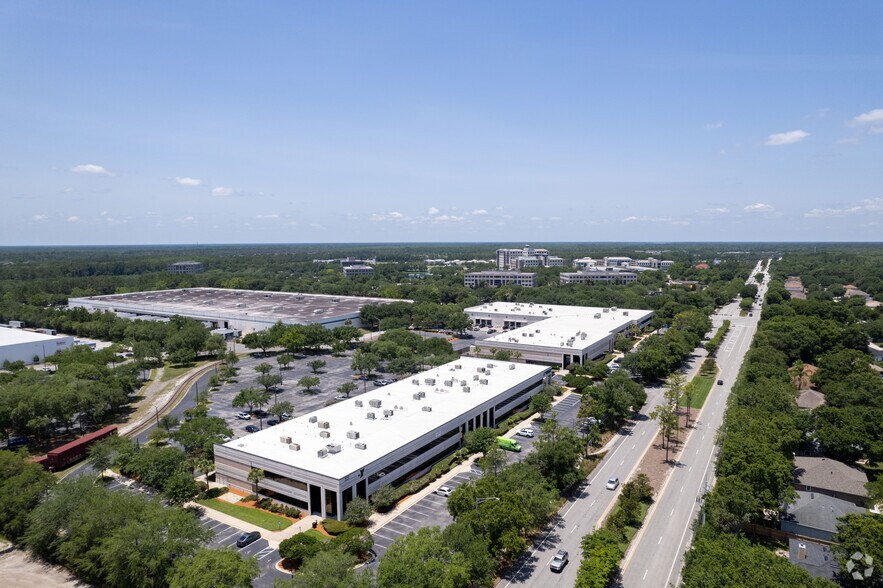 More Photos Of 12735 Gran Bay Pky W, Jacksonville Light Distribution For Lease