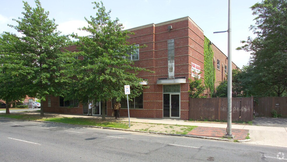More Photos Of 503 State St, Springfield Office For Lease