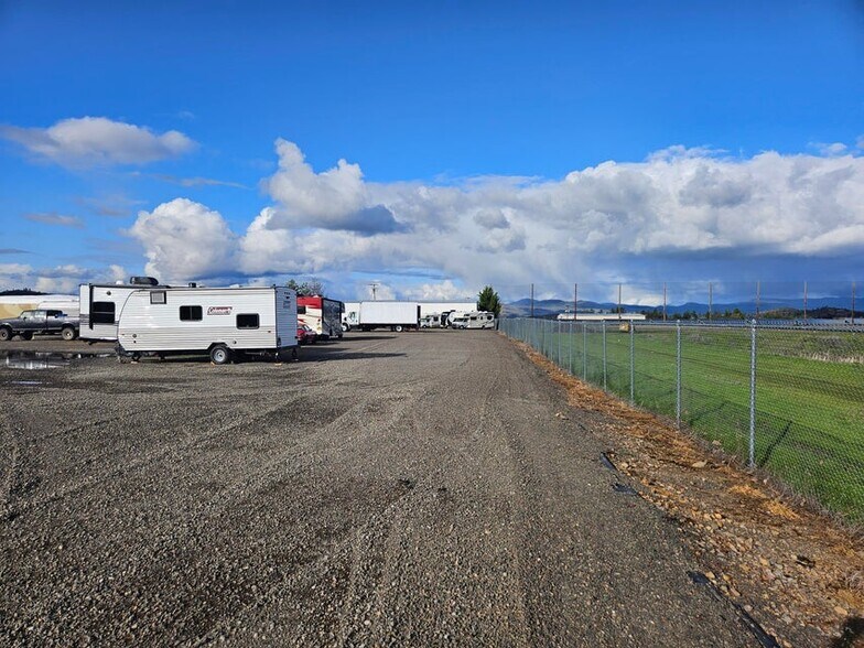 More Photos Of 700 Dutton Rd, White City Self Storage For Sale