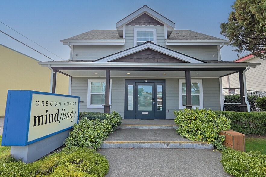 Primary Photo Of 137 Hall Ave, Coos Bay Office For Sale